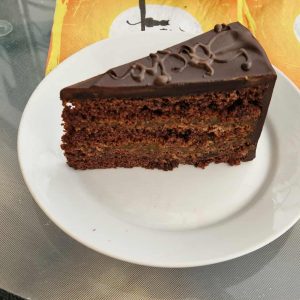 Sacher tortaszelet